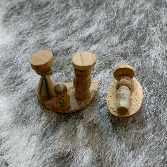 Vintage Tiny Miniature Holy Family - Picture 8 of 10